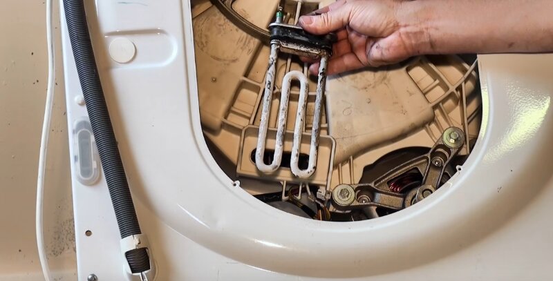 При включении стиральной машинки выбивает УЗО в электрощитке
